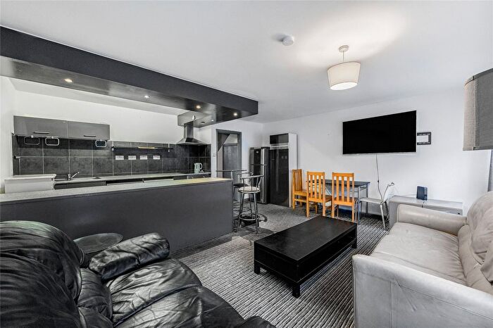 4 Bedroom Maisonette To Rent In Chiswick Terrace, London, W4