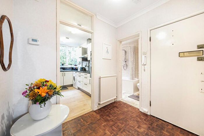 2 Bedroom Flat For Sale In Inglemere Road, Forest Hill, SE23