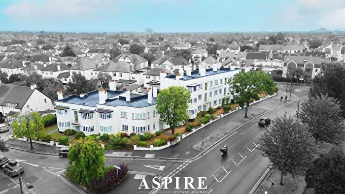 2 Bedroom Flat For Sale In London Road, Leigh-On-Sea, SS9