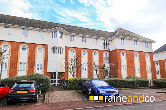 2 Bedroom Flat To Rent In Walsingham Close, Hatfield, AL10