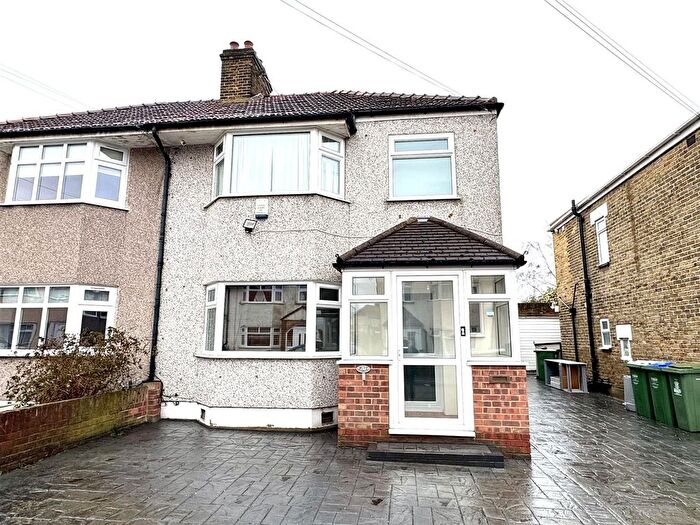 3 Bedroom Semi-Detached House To Rent In Stevedale Road, Welling, DA16