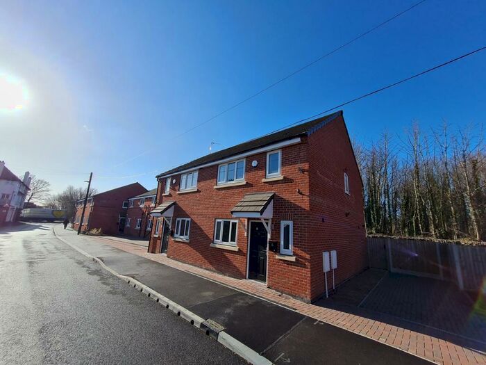 3 Bedroom Apartment To Rent In Thompson Terrace, Askern, Doncaster, DN6