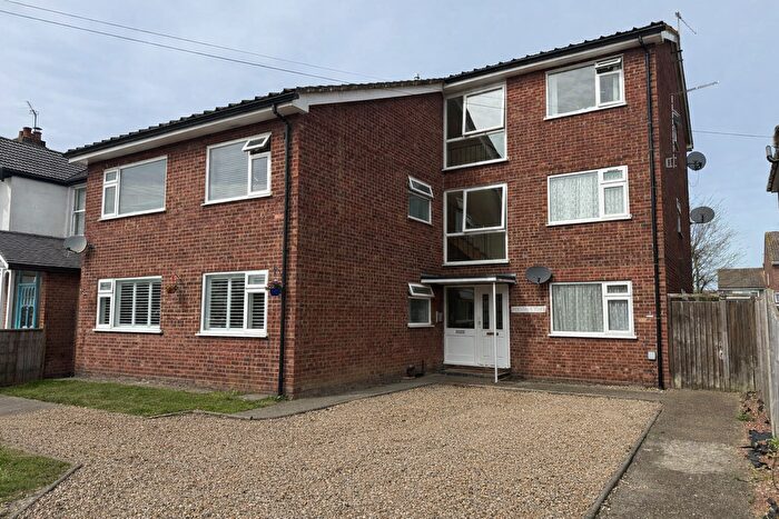 1 Bedroom Flat To Rent In Woodthorpe Road, Ashford, TW15