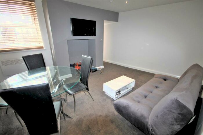 1 Bedroom Flat To Rent In Regent Park Terrace, Leeds, LS6