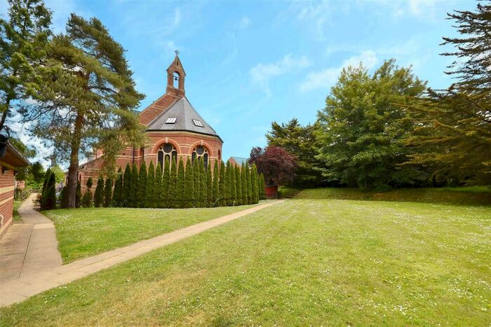 1 Bedroom Flat To Rent In Godfrey Gardens, Chartham, Canterbury, CT4