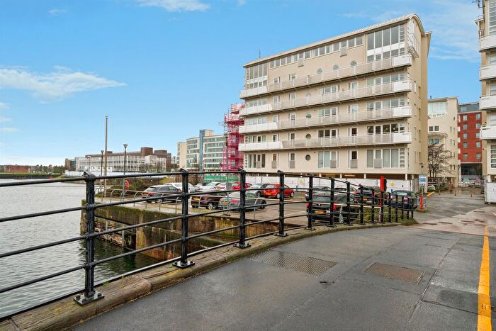 2 Bedroom Flat For Sale In Royal Quay, Liverpool, L3