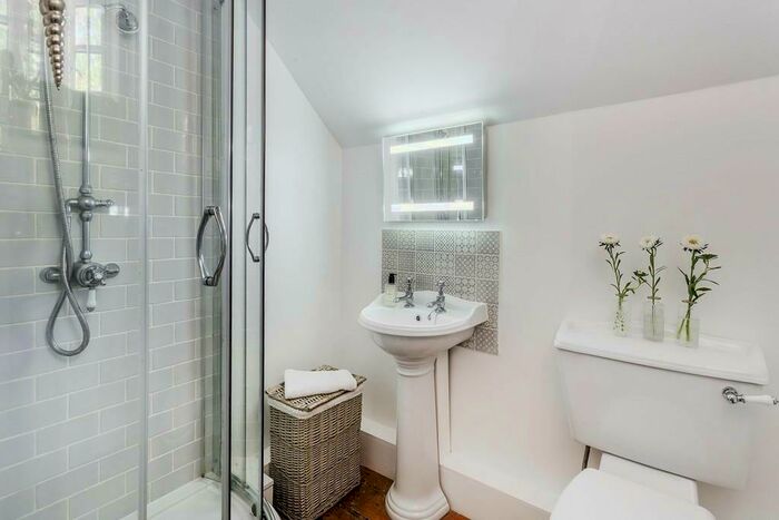1 Bedroom Cottage To Rent In High Street, Oxted, RH8