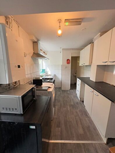6 Bedroom Semi-Detached House To Rent In Divinity Road, Oxford, OX4