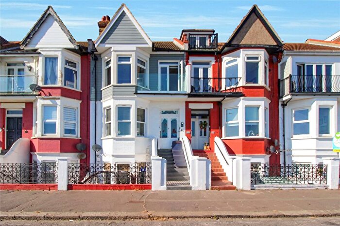 2 Bedroom Flat For Sale In Eastern Esplanade, Southend-On-Sea, Essex, SS1