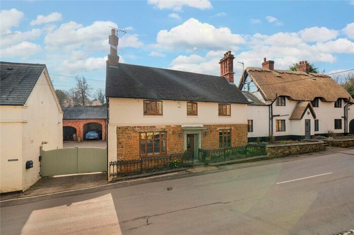 5 Bedroom Detached House For Sale In High Street, Guilsborough, Northamptonshire, NN6