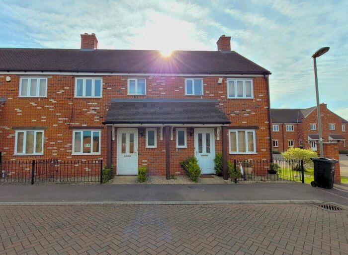 3 Bedroom Terraced House To Rent In Pinson Close, Little Bourton, Oxon, OX17