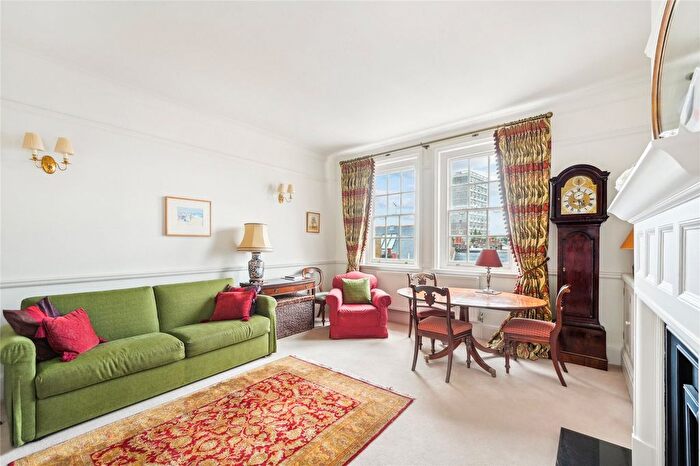 1 Bedroom Flat For Sale In Edge Street, London, W8