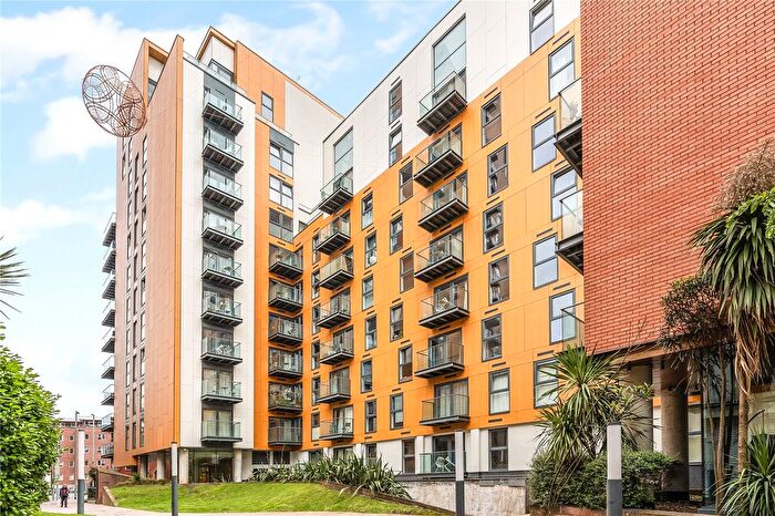 2 Bedroom Flat To Rent In Goulden Street, Manchester, Greater Manchester, M4