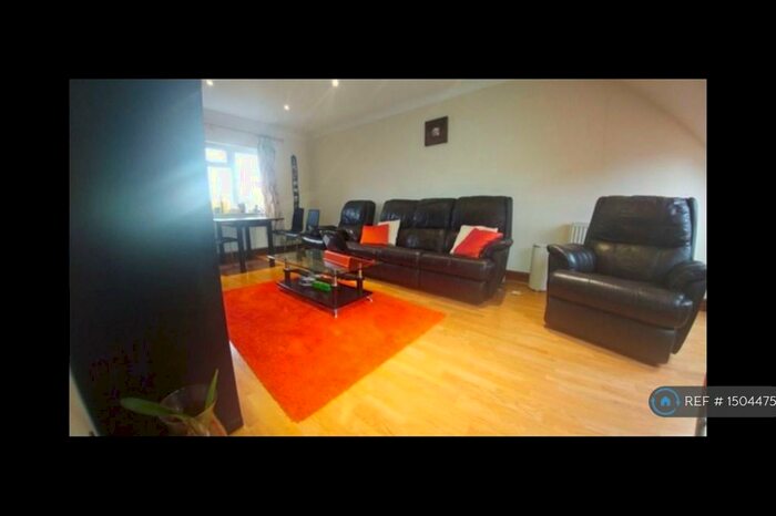 1 Bedroom Flat To Rent In Colindeep Lane, London, NW4