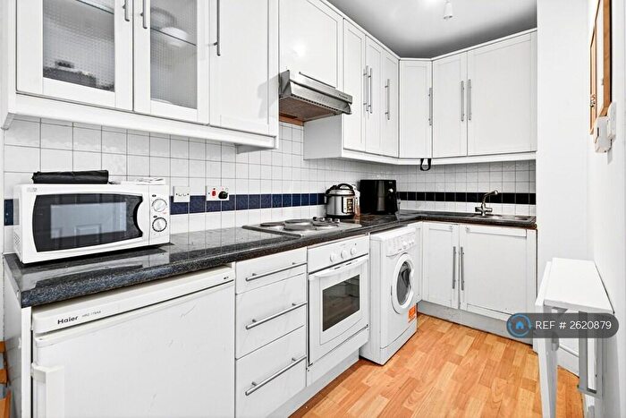 2 Bedroom Flat To Rent In Drummond Street, London, NW1