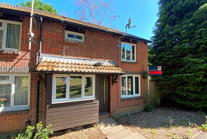 1 Bedroom End Of Terrace House To Rent In Knaphill, Woking, GU21