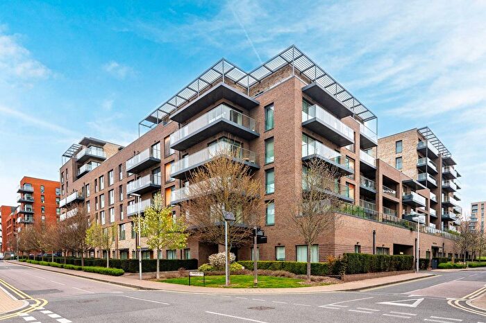 3 Bedroom Flat For Sale In Handley Drive, Kidbrooke, London, SE3