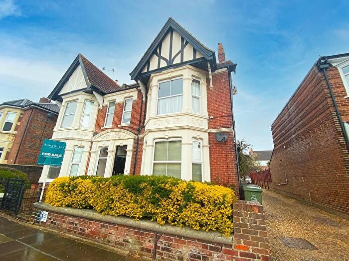 2 Bedroom Flat To Rent In North End Avenue, Portsmouth, PO2