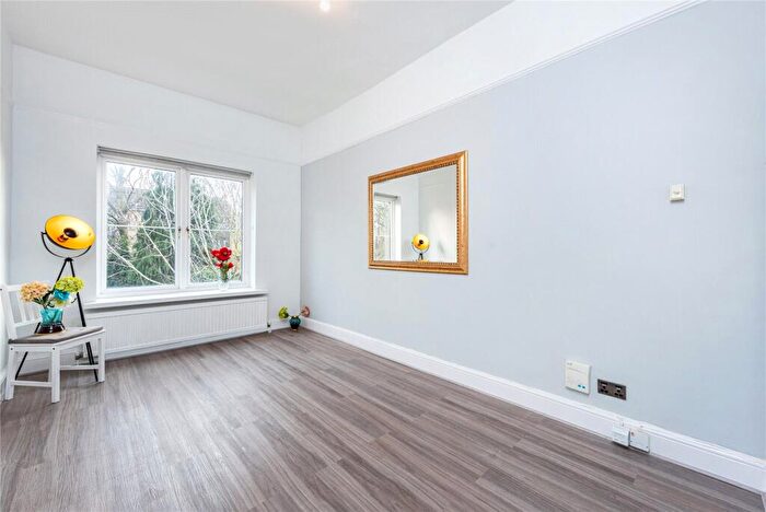 2 Bedroom Flat To Rent In St Augustines Road, Camden, NW1
