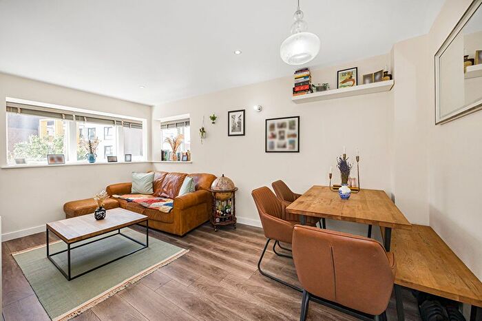2 Bedroom Flat For Sale In Dunn Street, Leyla House, E8