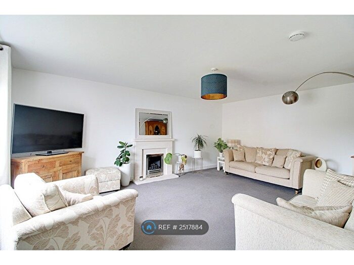 4 Bedroom Semi-Detached House To Rent In Daisy Hill, Silsden, Keighley, BD20