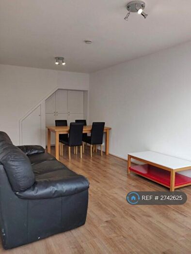2 Bedroom Maisonette To Rent In Selkirk House, London, N1