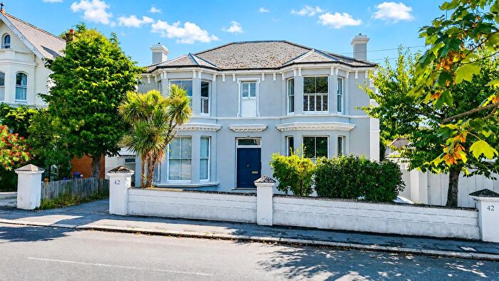 1 Bedroom Flat For Sale In St. Helens Park Road, Hastings, TN34