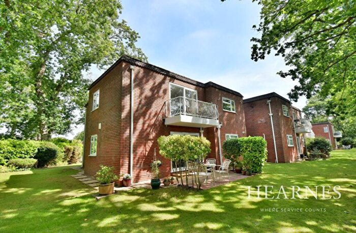 2 Bedroom Apartment For Sale In Beaufoys Avenue, Ferndown, BH22