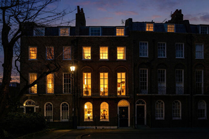 5 Bedroom Terraced House For Sale In Canonbury Square, London, N1