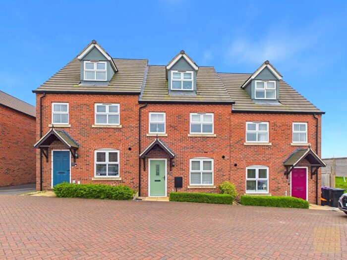 3 Bedroom Terraced House For Sale In Barrowfield Drive, Stamford, PE9