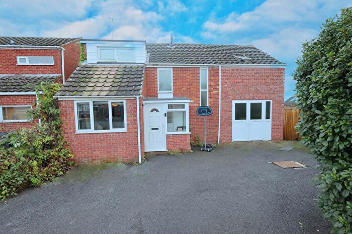 4 Bedroom Detached House For Sale In Chichester Lane, Hampton Magna, CV35