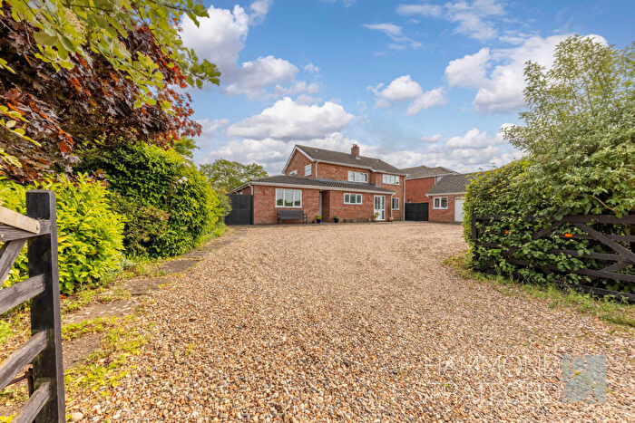 6 Bedroom Detached House For Sale In Poorhouse Lane, Bracon Ash, NR14