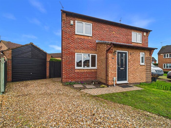 2 Bedroom Semi-Detached House For Sale In Freshfields, Brough, HU15