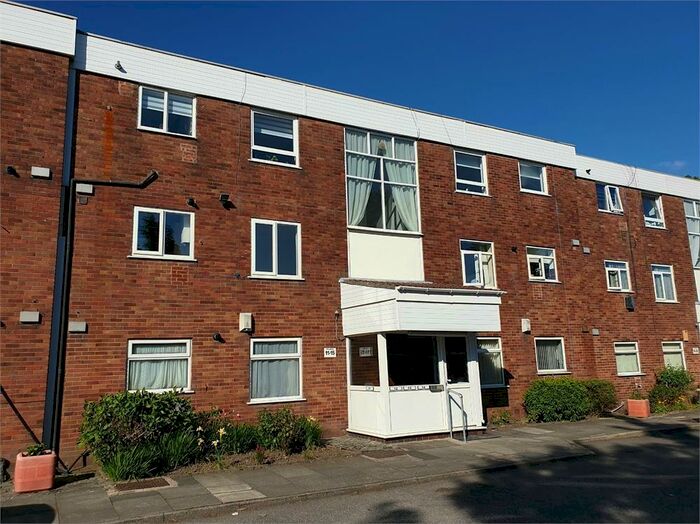 2 Bedroom Flat To Rent In Links View Court, Whitefield, Manchester, M45