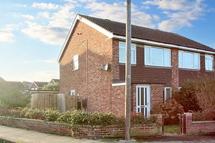 3 Bedroom Semi-Detached House To Rent In Middlefield Road, PE28