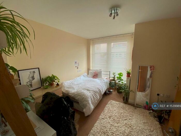 3 Bedroom Penthouse To Rent In Watkin Road, Leicester, LE2