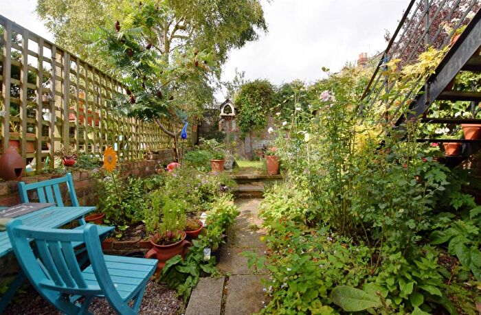 1 Bedroom Flat To Rent In Mina Road, BS2