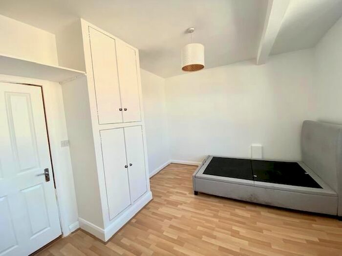 1 Bedroom Flat To Rent In High Road, London, N22