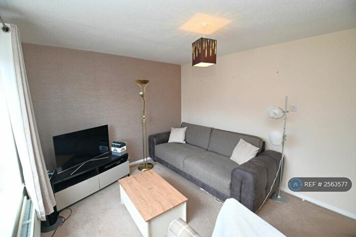 3 Bedroom Terraced House To Rent In Basset Avenue, Salford, M6