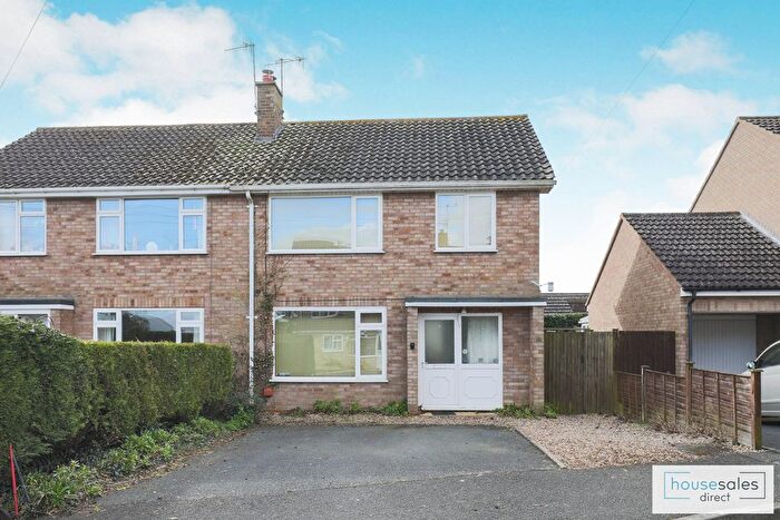 3 Bedroom Semi-Detached House For Sale In Brookedale Harvington, Evesham, WR11