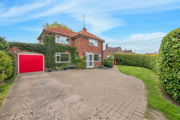 4 Bedroom Detached House For Sale In The Street, Barrow, Bury St. Edmunds, IP29
