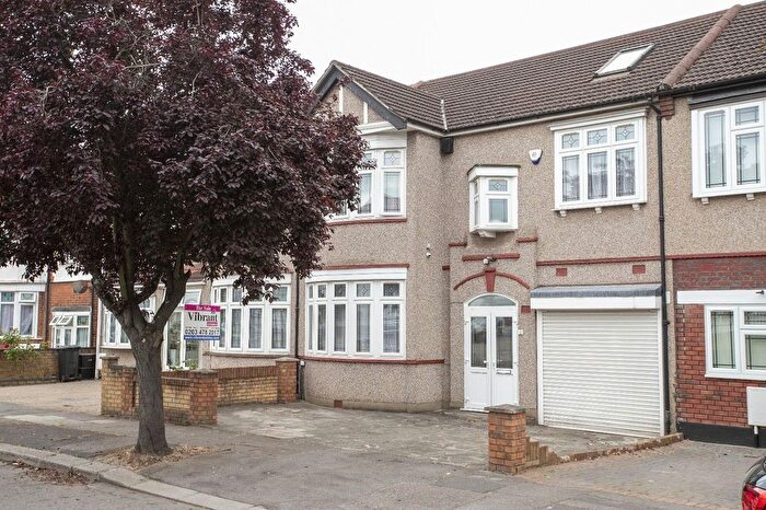 4 Bedroom Terraced House For Sale In Canterbury Avenue, Ilford, IG1