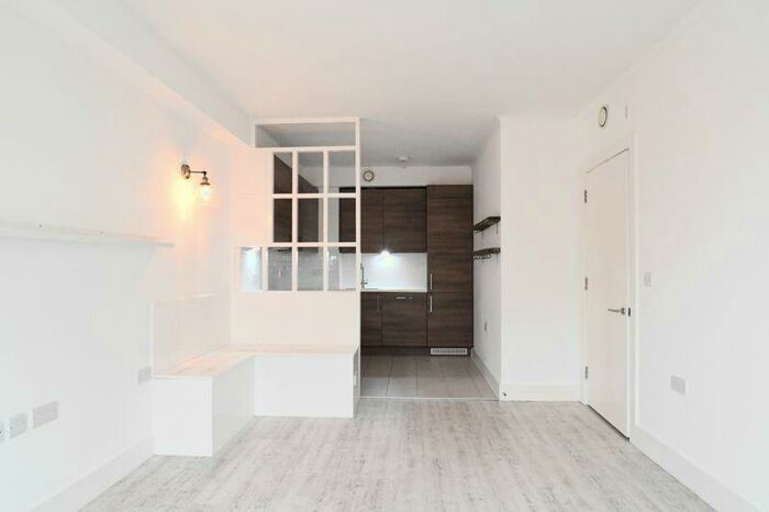 2 Bedroom Flat To Rent In Stroudley Road, Brighton, BN1