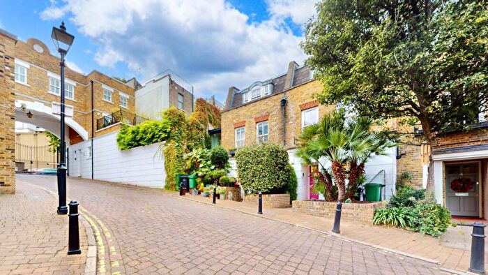 4 Bedroom House To Rent In Byron Mews, Hampstead, NW3