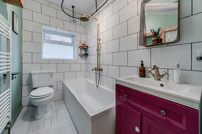 2 Bedroom Flat For Sale In Jerningham Road, SE14