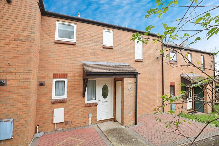 3 Bedroom Terraced House For Sale In Jasmine Walk, Banbury, OX16