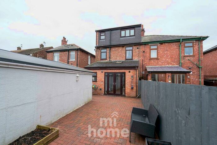 4 Bedroom Semi-Detached House To Rent In Mayfield Avenue, Kirkham, PR4