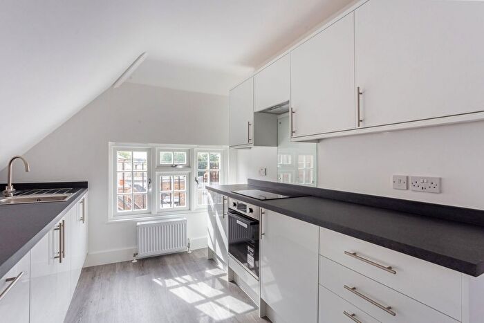 1 Bedroom Flat To Rent In Acre Passage, Windsor, SL4