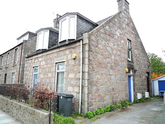 2 Bedroom Flat To Rent In King Street, Aberdeen, AB24