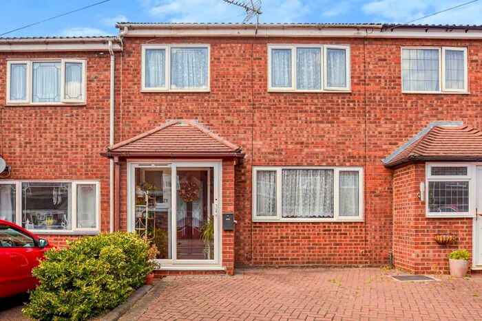 3 Bedroom Terraced House To Rent In Dewey Road, Dagenham, London, RM10